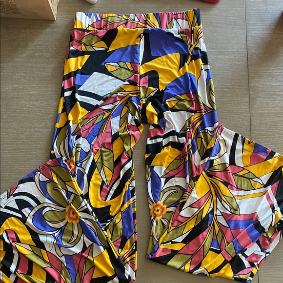 Colorful Abstract Two-Piece Set - Picture 3 of 3